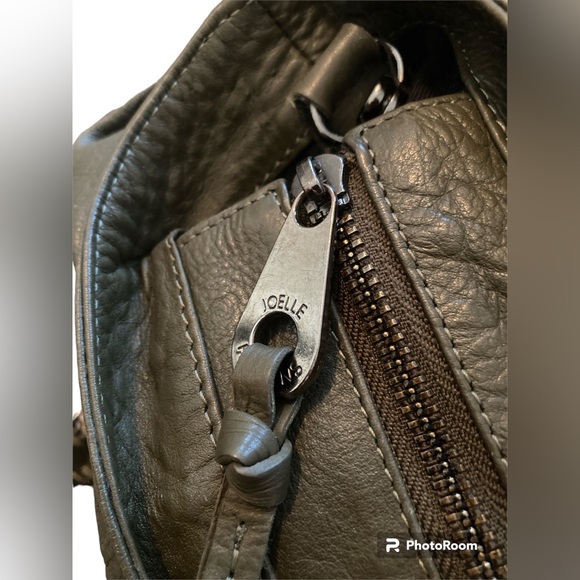 Joelle Hawkins Large Leather Army Green Shoulder & Crossbody Bag. - Picture 5 of 15